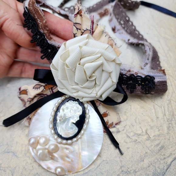 Concept Artisan Jabot Upcycle Silk Rose Magnolia Abalone Mother Pearl Vintage - Picture 4 of 16